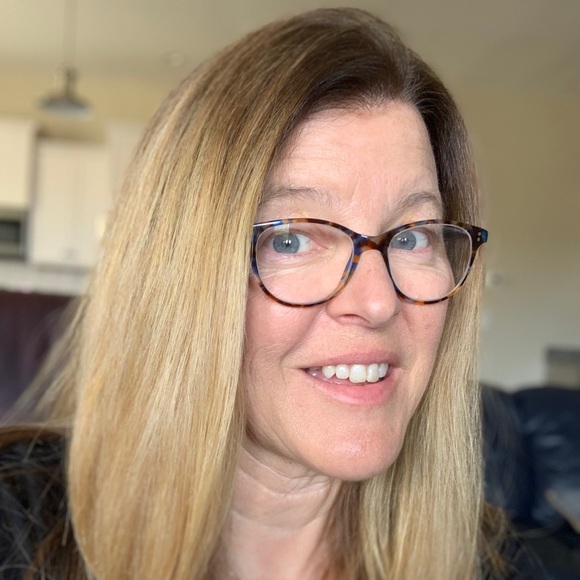 Meet your Posher, Debra - Picture 2 of 2